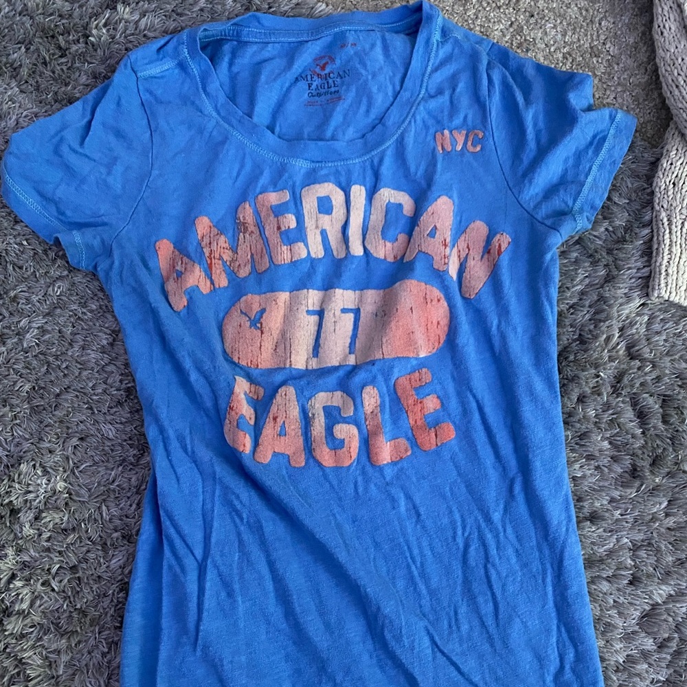 American eagle t shirt